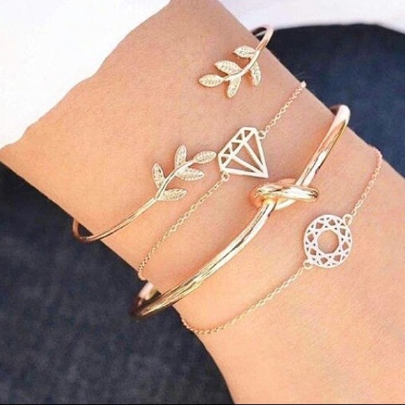 Jewelry - 4 piece Gold Vintage Bracelet Set